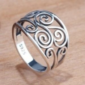 NWOT  Vintage 925 Sterling Silver Flower Ring